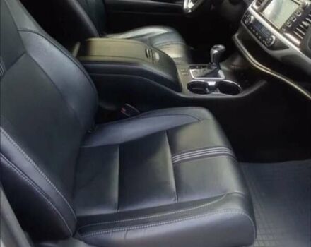 Серый Тойота Хайлендер, объемом двигателя 2.7 л и пробегом 172 тыс. км за 22200 $, фото 11 на Automoto.ua