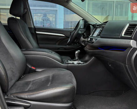 Серый Тойота Хайлендер, объемом двигателя 2.67 л и пробегом 195 тыс. км за 22200 $, фото 5 на Automoto.ua