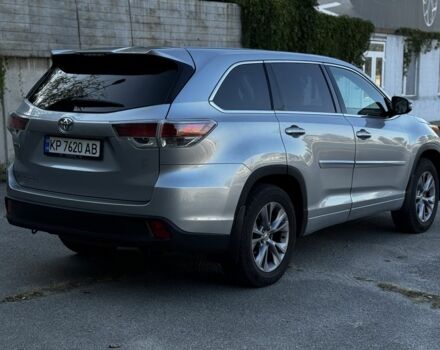 Серый Тойота Хайлендер, объемом двигателя 2.7 л и пробегом 300 тыс. км за 15500 $, фото 2 на Automoto.ua