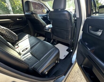 Серый Тойота Хайлендер, объемом двигателя 3.5 л и пробегом 173 тыс. км за 21900 $, фото 5 на Automoto.ua