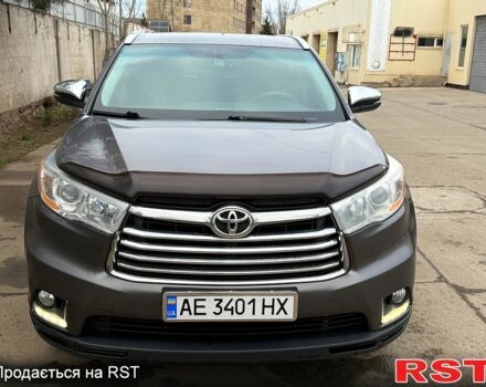Сірий Тойота Хайлендер, об'ємом двигуна 2.7 л та пробігом 124 тис. км за 24800 $, фото 2 на Automoto.ua