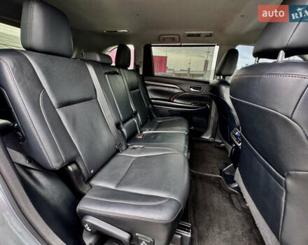 Тойота Хайлендер 2016 в Киеве на Automoto.ua Серый Тойота Хайлендер, объемом двигателя 3.46 л и пробегом 181 тыс. км за 28000 $, фото 29 на Automoto.ua