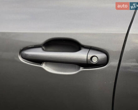 Сірий Тойота Хайлендер, об'ємом двигуна 2.7 л та пробігом 170 тис. км за 19500 $, фото 23 на Automoto.ua