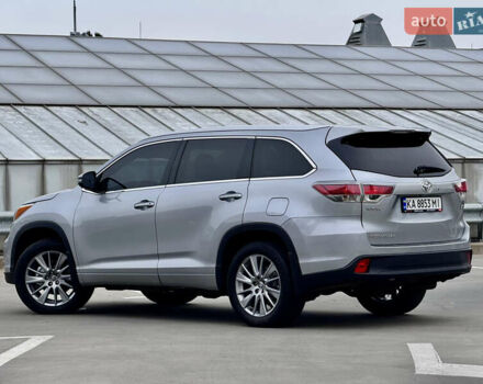 Тойота Хайлендер 2016 в Киеве на Automoto.ua Серый Тойота Хайлендер, объемом двигателя 3.46 л и пробегом 181 тыс. км за 28000 $, фото 13 на Automoto.ua