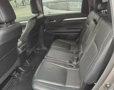 Серый Тойота Хайлендер, объемом двигателя 2.67 л и пробегом 110 тыс. км за 25000 $, фото 7 на Automoto.ua