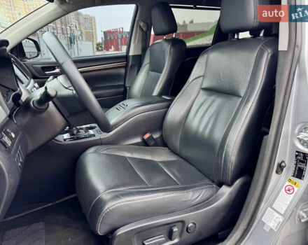 Тойота Хайлендер 2016 в Киеве на Automoto.ua Серый Тойота Хайлендер, объемом двигателя 3.46 л и пробегом 181 тыс. км за 28000 $, фото 23 на Automoto.ua