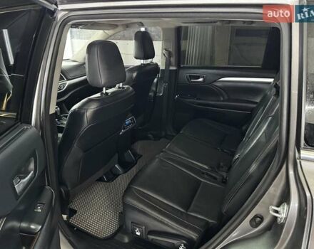 Серый Тойота Хайлендер, объемом двигателя 3.46 л и пробегом 237 тыс. км за 22500 $, фото 12 на Automoto.ua