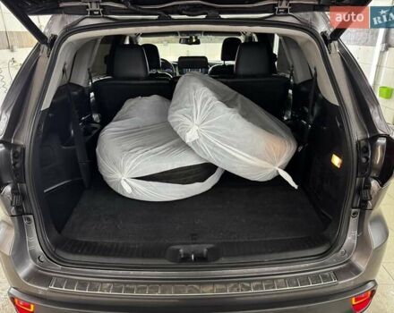 Серый Тойота Хайлендер, объемом двигателя 3.46 л и пробегом 237 тыс. км за 22500 $, фото 13 на Automoto.ua