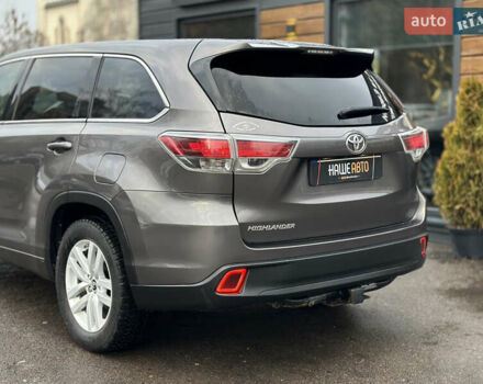 Сірий Тойота Хайлендер, об'ємом двигуна 2.7 л та пробігом 170 тис. км за 19500 $, фото 14 на Automoto.ua