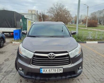 Серый Тойота Хайлендер, объемом двигателя 2.67 л и пробегом 110 тыс. км за 25000 $, фото 3 на Automoto.ua