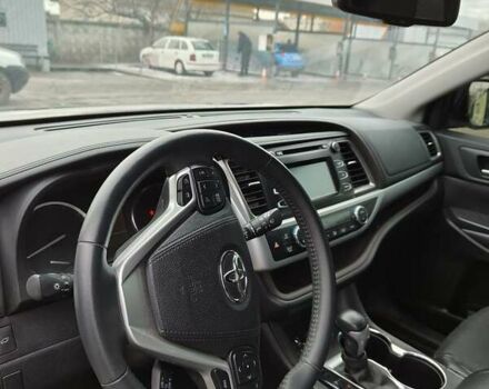 Серый Тойота Хайлендер, объемом двигателя 2.67 л и пробегом 110 тыс. км за 25000 $, фото 5 на Automoto.ua