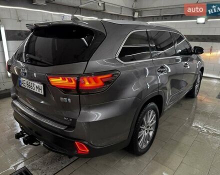 Серый Тойота Хайлендер, объемом двигателя 3.46 л и пробегом 237 тыс. км за 22500 $, фото 4 на Automoto.ua