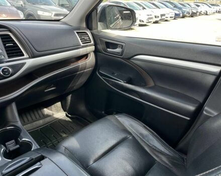 Серый Тойота Хайлендер, объемом двигателя 2.7 л и пробегом 266 тыс. км за 20590 $, фото 32 на Automoto.ua