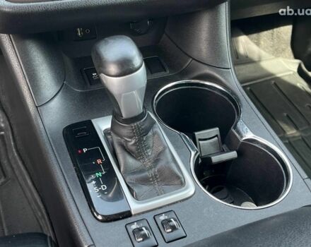 Серый Тойота Хайлендер, объемом двигателя 2.7 л и пробегом 266 тыс. км за 20590 $, фото 22 на Automoto.ua