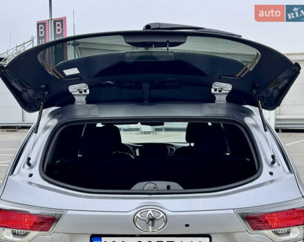 Тойота Хайлендер 2016 в Киеве на Automoto.ua Серый Тойота Хайлендер, объемом двигателя 3.46 л и пробегом 181 тыс. км за 28000 $, фото 18 на Automoto.ua