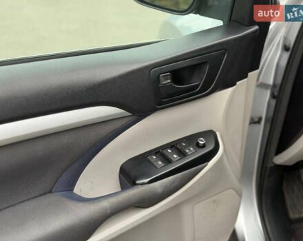 Сірий Тойота Хайлендер, об'ємом двигуна 2.67 л та пробігом 157 тис. км за 25700 $, фото 13 на Automoto.ua