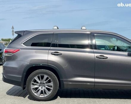 Серый Тойота Хайлендер, объемом двигателя 2.7 л и пробегом 266 тыс. км за 20590 $, фото 6 на Automoto.ua