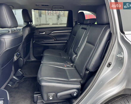 Тойота Хайлендер 2016 в Киеве на Automoto.ua Серый Тойота Хайлендер, объемом двигателя 3.46 л и пробегом 181 тыс. км за 28000 $, фото 45 на Automoto.ua