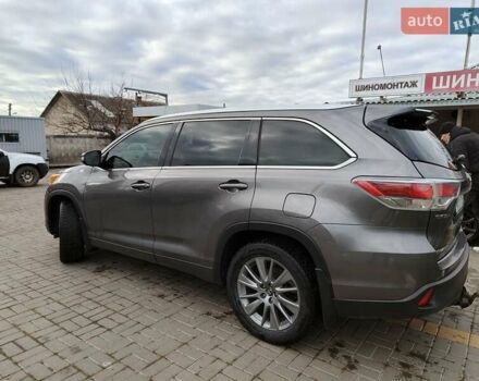 Серый Тойота Хайлендер, объемом двигателя 2.67 л и пробегом 110 тыс. км за 25000 $, фото 4 на Automoto.ua