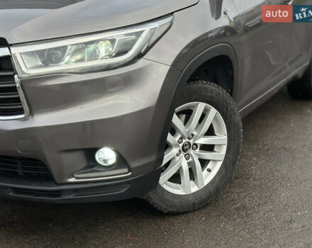 Сірий Тойота Хайлендер, об'ємом двигуна 2.7 л та пробігом 170 тис. км за 19500 $, фото 4 на Automoto.ua