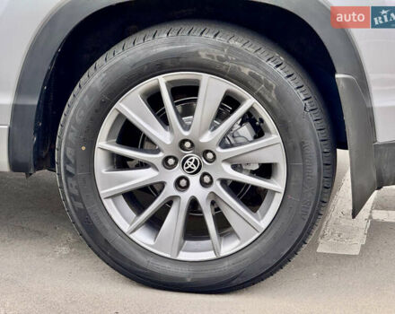 Тойота Хайлендер 2016 в Киеве на Automoto.ua Серый Тойота Хайлендер, объемом двигателя 3.46 л и пробегом 181 тыс. км за 28000 $, фото 56 на Automoto.ua