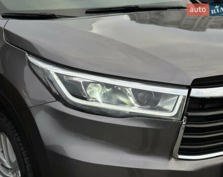 Сірий Тойота Хайлендер, об'ємом двигуна 2.7 л та пробігом 170 тис. км за 19500 $, фото 10 на Automoto.ua