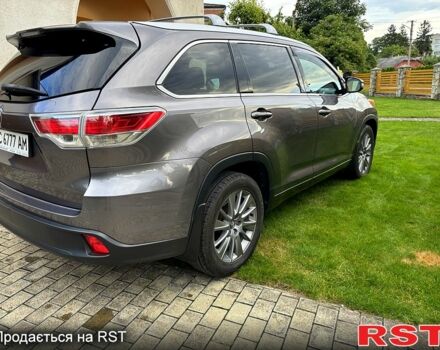 Серый Тойота Хайлендер, объемом двигателя 2.7 л и пробегом 262 тыс. км за 21000 $, фото 3 на Automoto.ua