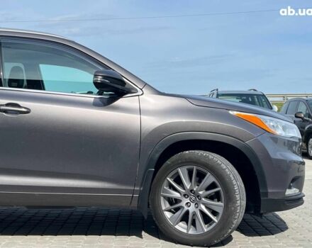 Серый Тойота Хайлендер, объемом двигателя 2.7 л и пробегом 266 тыс. км за 20590 $, фото 4 на Automoto.ua