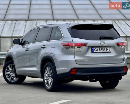 Тойота Хайлендер 2016 в Киеве на Automoto.ua Серый Тойота Хайлендер, объемом двигателя 3.46 л и пробегом 181 тыс. км за 28000 $, фото 14 на Automoto.ua