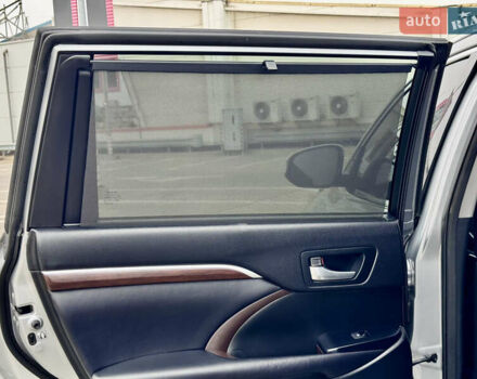 Тойота Хайлендер 2016 в Киеве на Automoto.ua Серый Тойота Хайлендер, объемом двигателя 3.46 л и пробегом 181 тыс. км за 28000 $, фото 43 на Automoto.ua