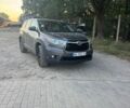 Серый Тойота Хайлендер, объемом двигателя 3.5 л и пробегом 234 тыс. км за 17999 $, фото 1 на Automoto.ua