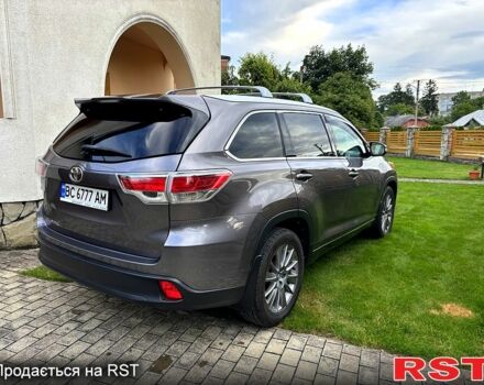 Серый Тойота Хайлендер, объемом двигателя 2.7 л и пробегом 262 тыс. км за 21000 $, фото 1 на Automoto.ua