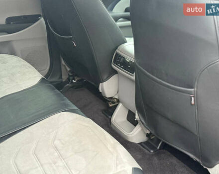 Сірий Тойота Хайлендер, об'ємом двигуна 2.67 л та пробігом 157 тис. км за 25700 $, фото 22 на Automoto.ua