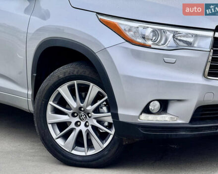 Тойота Хайлендер 2016 в Киеве на Automoto.ua Серый Тойота Хайлендер, объемом двигателя 3.46 л и пробегом 181 тыс. км за 28000 $, фото 7 на Automoto.ua