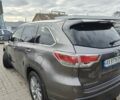Серый Тойота Хайлендер, объемом двигателя 2.67 л и пробегом 110 тыс. км за 25000 $, фото 2 на Automoto.ua