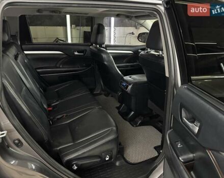 Серый Тойота Хайлендер, объемом двигателя 3.46 л и пробегом 237 тыс. км за 22500 $, фото 15 на Automoto.ua