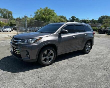 Тойота Хайлендер 2017 в Житомире на Automoto.ua Серый Тойота Хайлендер, объемом двигателя 3.5 л и пробегом 57 тыс. км за 15600 $, фото 1 на Automoto.ua