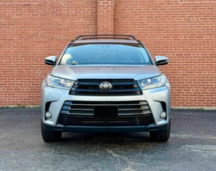 Серый Тойота Хайлендер, объемом двигателя 3.5 л и пробегом 57 тыс. км за 19000 $, фото 1 на Automoto.ua