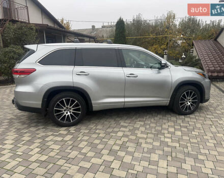 Сірий Тойота Хайлендер, об'ємом двигуна 3.46 л та пробігом 181 тис. км за 29999 $, фото 6 на Automoto.ua