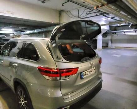 Сірий Тойота Хайлендер, об'ємом двигуна 3.46 л та пробігом 62 тис. км за 33000 $, фото 32 на Automoto.ua