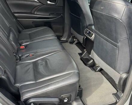 Серый Тойота Хайлендер, объемом двигателя 3.46 л и пробегом 236 тыс. км за 25000 $, фото 10 на Automoto.ua