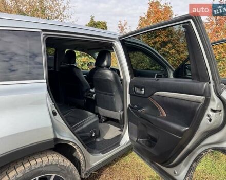 Серый Тойота Хайлендер, объемом двигателя 3.46 л и пробегом 236 тыс. км за 25000 $, фото 9 на Automoto.ua