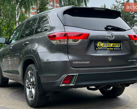 Сірий Тойота Хайлендер, об'ємом двигуна 3.5 л та пробігом 77 тис. км за 28300 $, фото 4 на Automoto.ua