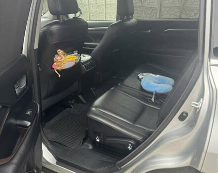 Сірий Тойота Хайлендер, об'ємом двигуна 3.46 л та пробігом 181 тис. км за 29999 $, фото 16 на Automoto.ua