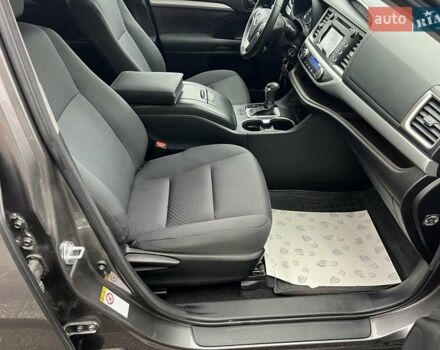 Серый Тойота Хайлендер, объемом двигателя 2.67 л и пробегом 105 тыс. км за 23581 $, фото 22 на Automoto.ua