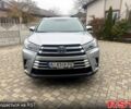 Сірий Тойота Хайлендер, об'ємом двигуна 3.5 л та пробігом 182 тис. км за 27500 $, фото 1 на Automoto.ua