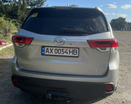 Серый Тойота Хайлендер, объемом двигателя 3.46 л и пробегом 71 тыс. км за 32000 $, фото 4 на Automoto.ua
