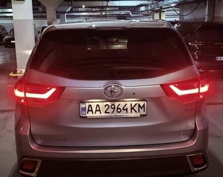 Сірий Тойота Хайлендер, об'ємом двигуна 3.46 л та пробігом 62 тис. км за 33000 $, фото 4 на Automoto.ua