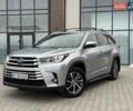 Серый Тойота Хайлендер, объемом двигателя 3.46 л и пробегом 120 тыс. км за 27900 $, фото 2 на Automoto.ua