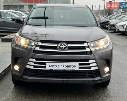 Серый Тойота Хайлендер, объемом двигателя 2.67 л и пробегом 105 тыс. км за 23581 $, фото 1 на Automoto.ua